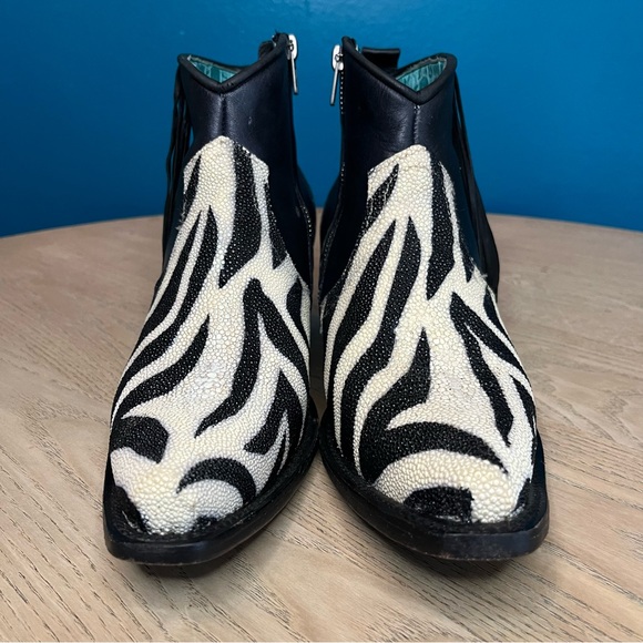 Corral Women's Stingray Zebra Print Fringe Bootie Snipped Toe Western Size 8.5 - Picture 5 of 10